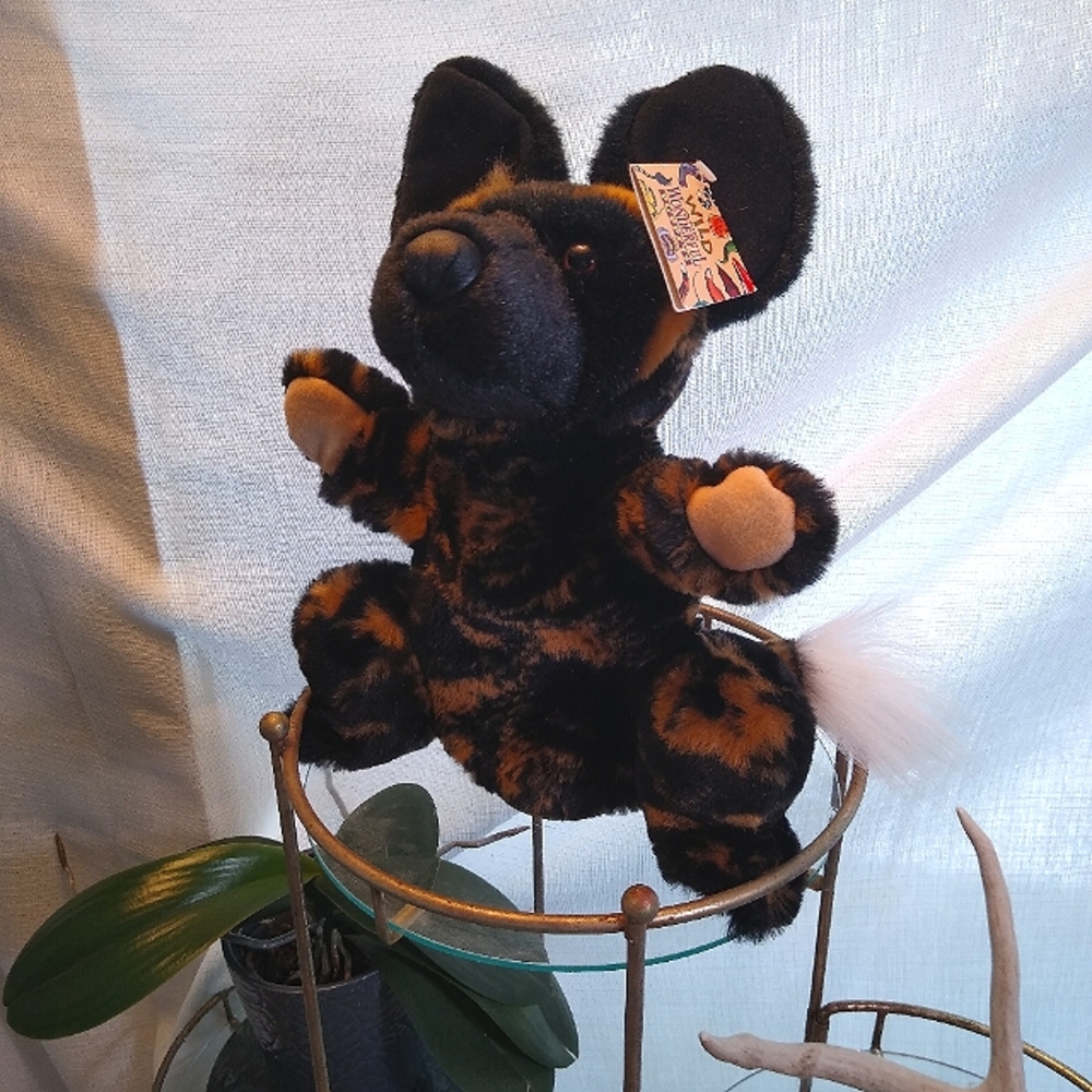 NWT Furry Wild Dog Puppet 🐶🤎